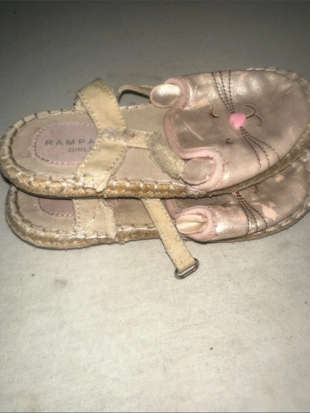 Kids Size 10 Rampage Metallic Pink Cat Face Sandals